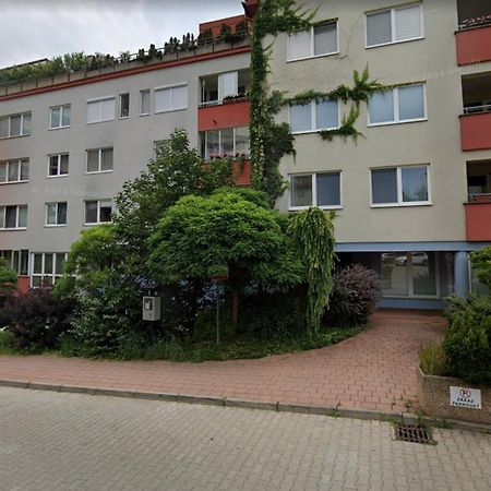 Alure Residences 2 & 24H Self Check-In, Parking In The Garage In The Apartment Building Included, New Building, Terrace, Green Location With A Forest Park With A Lake, Children'S Playground Banska Bystrica Bagian luar foto