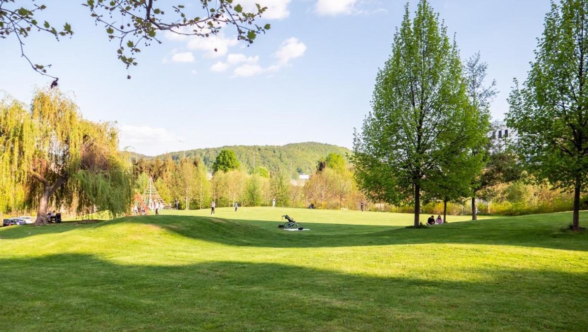 Alure Residences 2 & 24H Self Check-In, Parking In The Garage In The Apartment Building Included, New Building, Terrace, Green Location With A Forest Park With A Lake, Children'S Playground Banska Bystrica Bagian luar foto