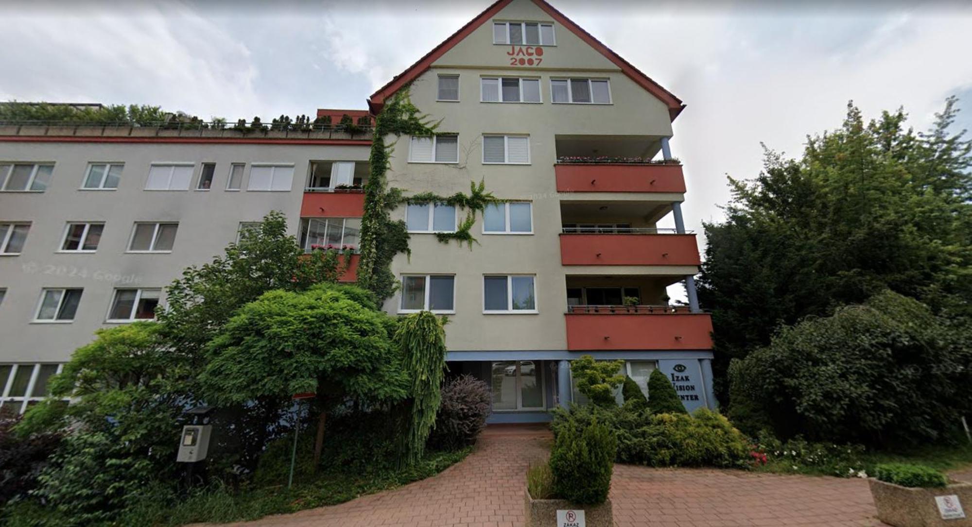 Alure Residences 2 & 24H Self Check-In, Parking In The Garage In The Apartment Building Included, New Building, Terrace, Green Location With A Forest Park With A Lake, Children'S Playground Banska Bystrica Bagian luar foto