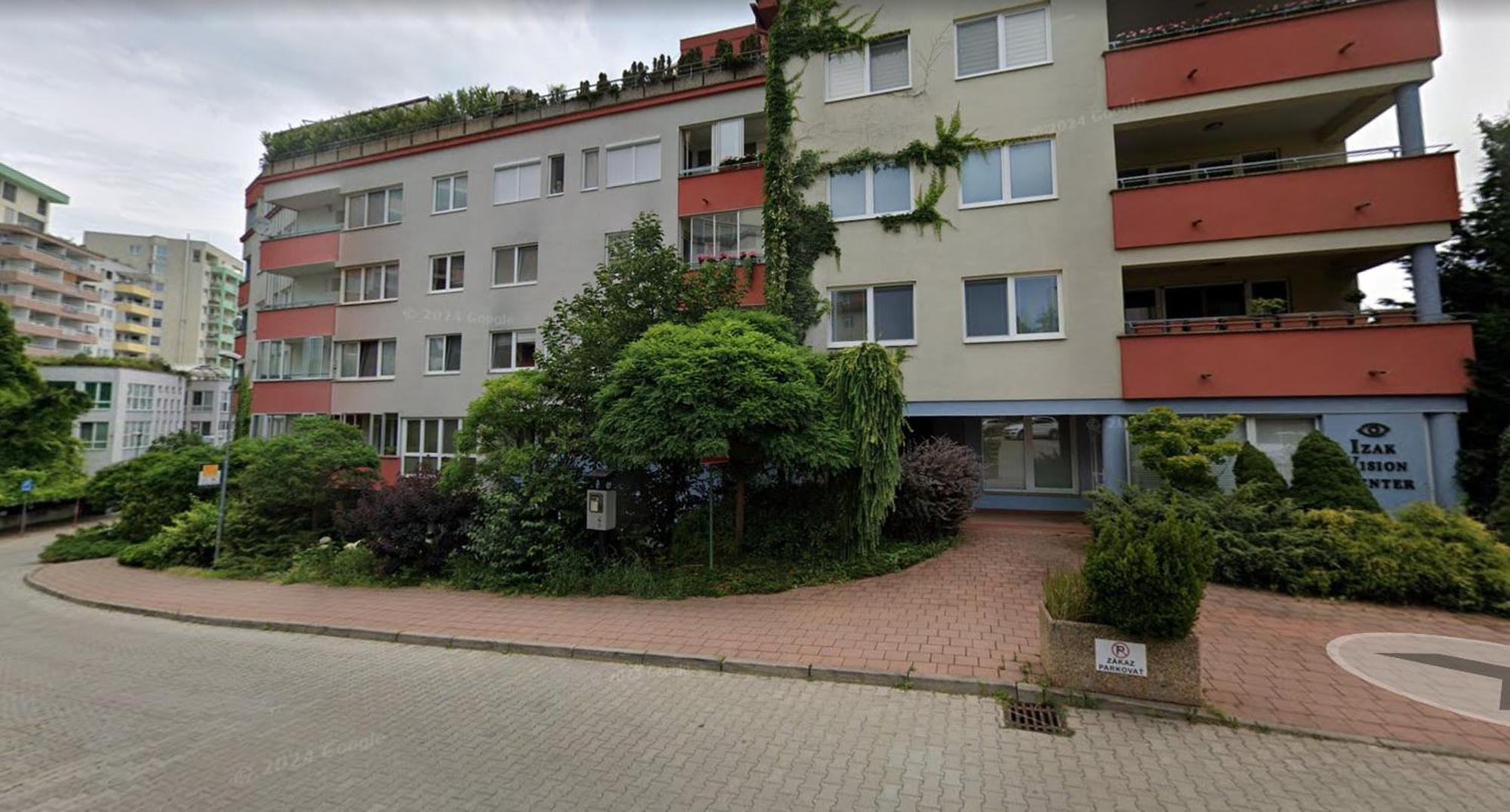 Alure Residences 2 & 24H Self Check-In, Parking In The Garage In The Apartment Building Included, New Building, Terrace, Green Location With A Forest Park With A Lake, Children'S Playground Banska Bystrica Bagian luar foto